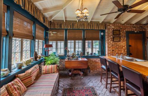 Natchez House | Terrace Carriage House