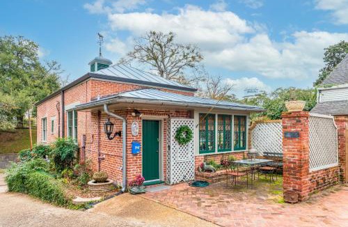 Natchez House | Terrace Carriage House