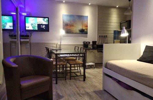 Beaune Apartment | Terrace Center