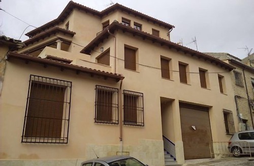 Toledo City Center Apartment | Terrace house in Edif Toledo Magico, ideal for 7 people.