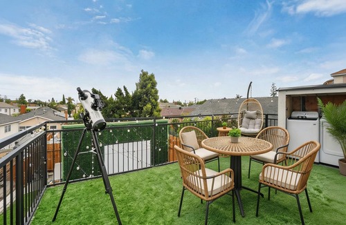 Hawthorne Apartment | Terrace Living Near SoFi