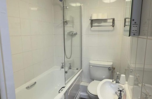 Yeovil Cabin | Terrace Lodge