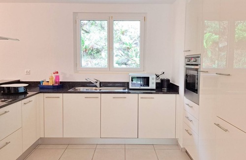 Lavertezzo Apartment | Terrace over the Verzasca Valley (White House Terrace)