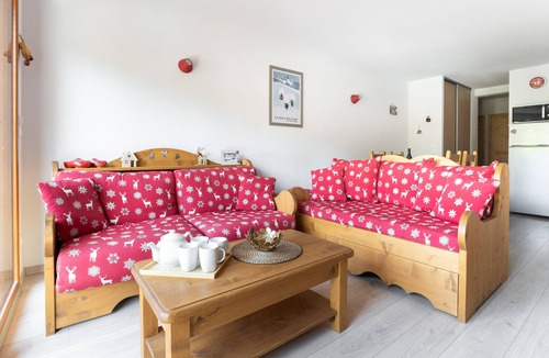 La Joue du Loup Apartment | Terrace with mountain view for 6