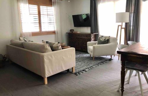 Lauterbrunnen House | Terrace with View-Cozy Retreat-Free Parking