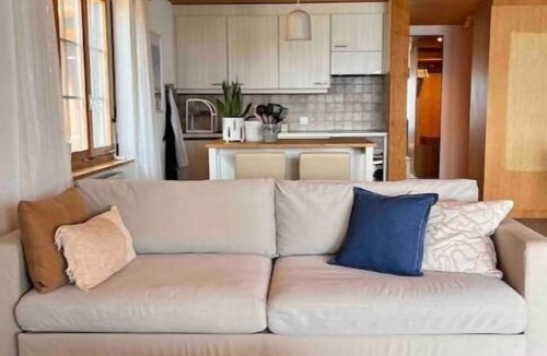 Goldiwil Apartment | Terrace with View Cozy Retreat Free Parking