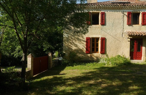 Sansan House | Terraced house