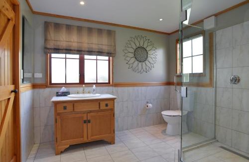 Carterton Cabin | Terracotta Lodge & Cottages