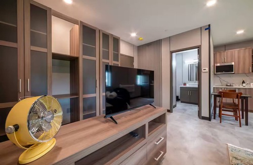 Binghamton Apartment | TerraCotta loft, walk to Binghamton University