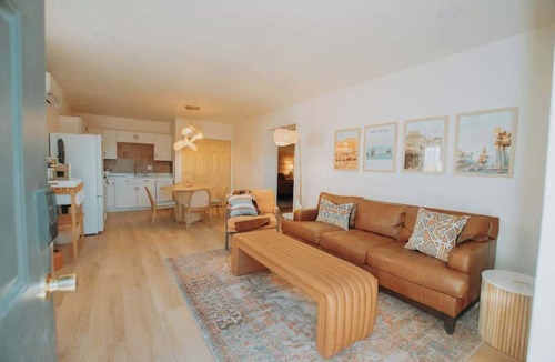 South Broadway Apartment | "Terracotta Suite" @ ArnoTriplex! Pet Friendly!