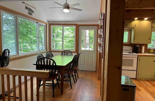 New Hampton House | Terrapin Station - Rustic Home on Lake Winona with Dock!