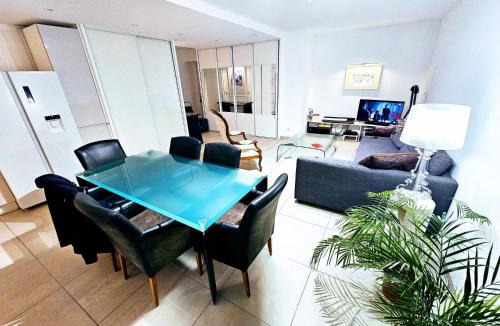 Vienne Apartment | Terrasse de Malissol