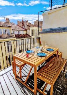 Prefecture Apartment | Terrasse - Hyper centre - 2 chambres - Parking gratuit - Calme & lumineux - Arrivée autonome