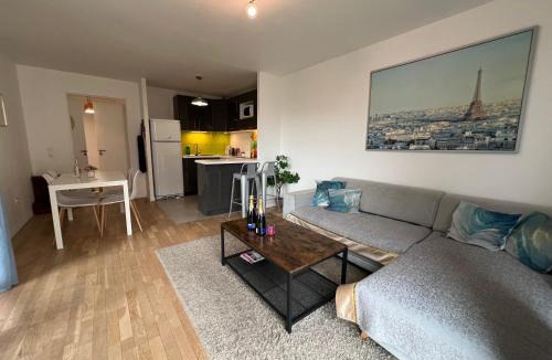 Malakoff Apartment | Terrasse plein ciel, Parking privé, Métro ligne 13 à pied