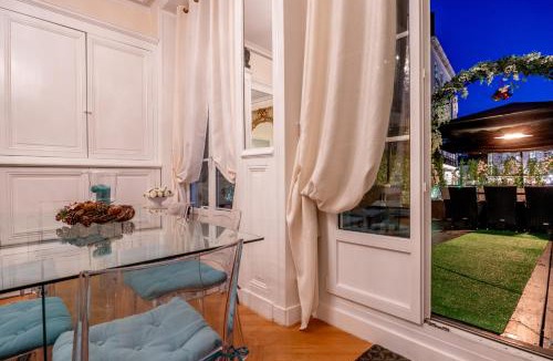 Nantes Centre Apartment | Terrasse Royale au Coeur de Nantes