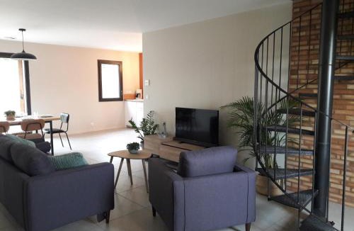 Aigueze Apartment | TERRE ET SUD 2 avec piscine