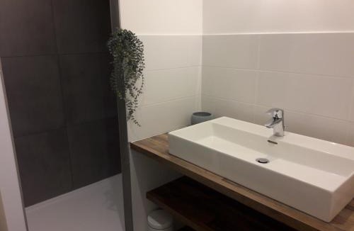 Aigueze Apartment | TERRE ET SUD 2 avec piscine