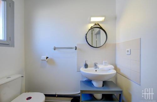 Saint-Pierre-des-Corps Apartment | Terre - Proche A 10 - 2V - Parking