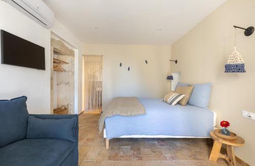 Robion House | Terres Élaïs