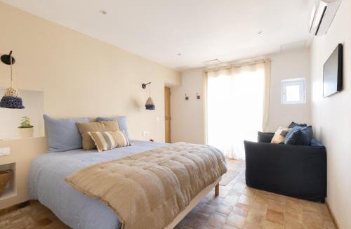 Robion House | Terres Élaïs