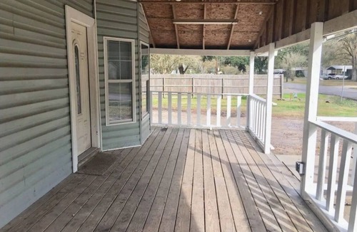 Sulphur Apartment | Terrific 2-bedroom apartment with AC in Sulphur