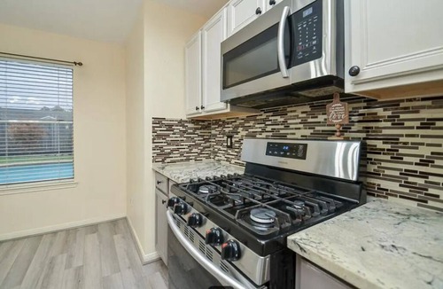Richmond House | Terrific 2-bedroom house with AC and POOL in charming Richmond