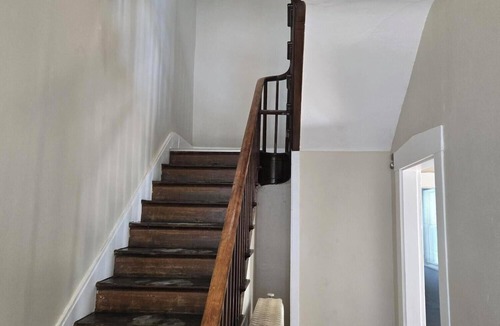 Alton House | Terrific 2-bedroom townhome in charming Alton