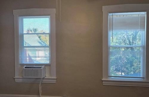 Alton House | Terrific 2-bedroom townhome in charming Alton