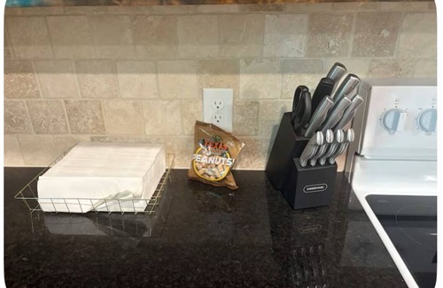 Vernon Apartment | Terrific 3-bedroom apartment with Wifi