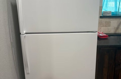 Vernon Apartment | Terrific 3-bedroom apartment with Wifi