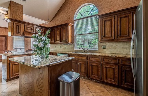 Northgate Forest House | Terrific 4-bedroom house in Houston with pool, SPA