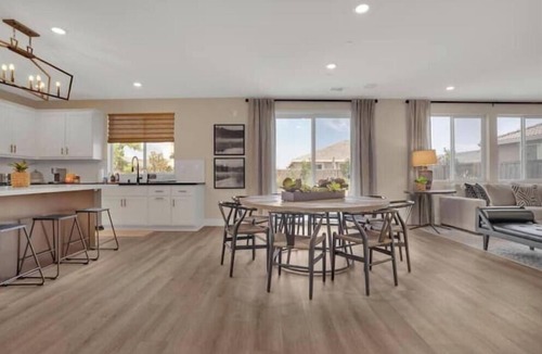 Lathrop House | Terrific 5-bedroom home in Lathrop. Former model home. Tastefully furnished.