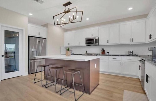 Lathrop House | Terrific 5-bedroom home in Lathrop. Former model home. Tastefully furnished.