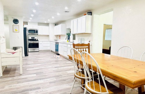 Thatcher House | Terrific, CLEAN 4-bedroom house in Thatcher with WiFi, AC