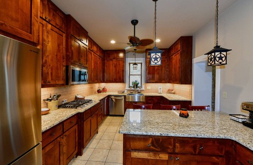 Fredericksburg House | Terrific getaway to the peaceful countryside.