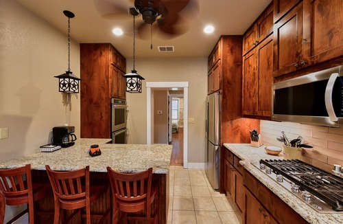 Fredericksburg House | Terrific getaway to the peaceful countryside.