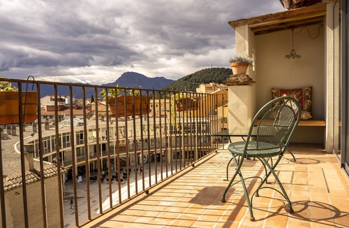 Olot Apartment | Terrissaire terrace and access to indoor swimming