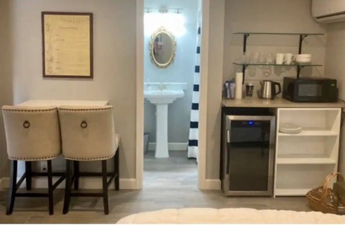 Tulsa Apartment | Terwilleger Heights Garden apartment with saltwater pool