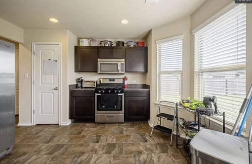 Austin Cottage | Tesla/Austin Airport Cottage