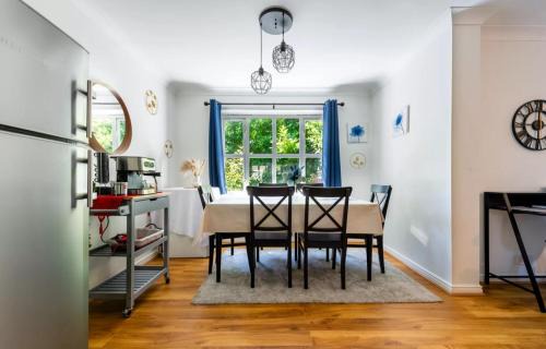 Cowley House | Teta's House!