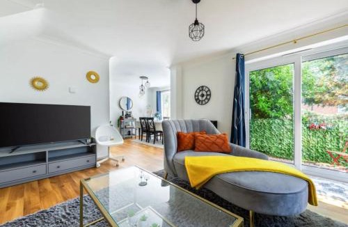 Cowley House | Teta's House!