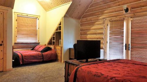 Driggs Hostel | Teton Hostel HideAway