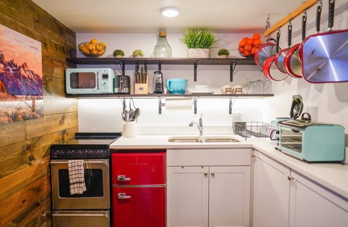 Victor House | Teton Tiny Home- halfway between Targhee & JHMR