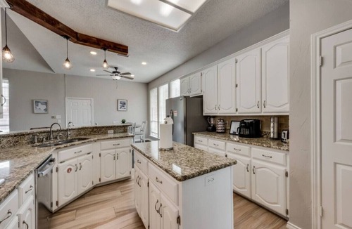 Rowlett House | Texan House 4 Bed 3 Bath Hot Tub, EV charger