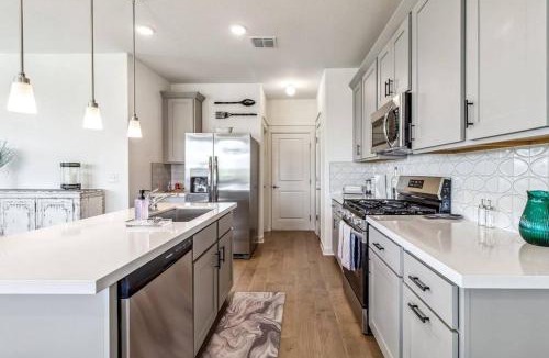 Del Valle House | Texan Oasis, minutes from COTA, Airport, and all Austin has to offer!