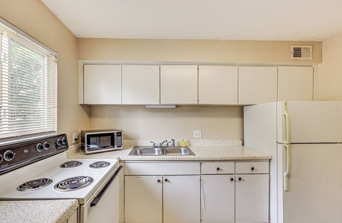 Texarkana Apartment | Texarkana Apartment < 1 Mi to Spring Lake Park!