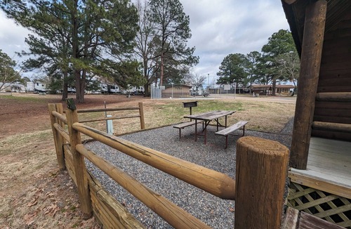 Texarkana Cabin | Texarkana KOA