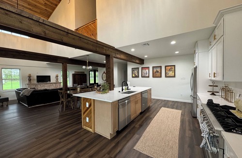 Alvin House | Texas Barn home