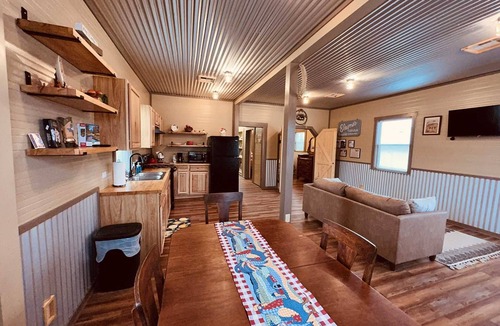 Medina Cabin | Texas Blue Apple Cottage