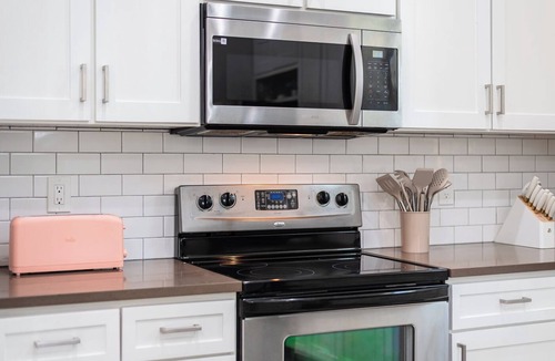 Wetmore House | Texas Casita Retreat Minutes from Six Flags